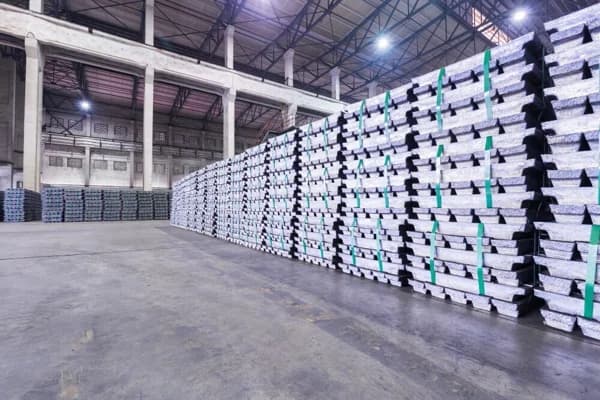 STG buys large aluminium stockpile from Radiant World as trader seeks cash