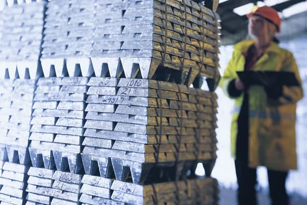 NALCO shares trade at ₹374.20 after strong June quarter revenue and profit growth