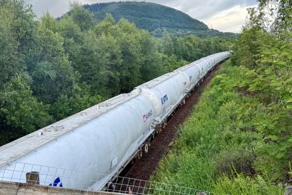 ALVANCE British Aluminium partners with VTG Rail UK to modernise alumina transport fleet