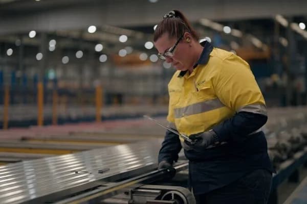 Capral signs agreement to acquire Comsupply