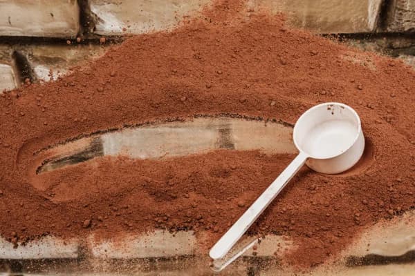 Would the bauxite and alumina markets be affected if the Strait of Hormuz were blocked?