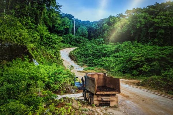 Solomon Islands: Gordon Darcy Lilo rejects allegations in Rennell/Bellona bauxite mining dispute