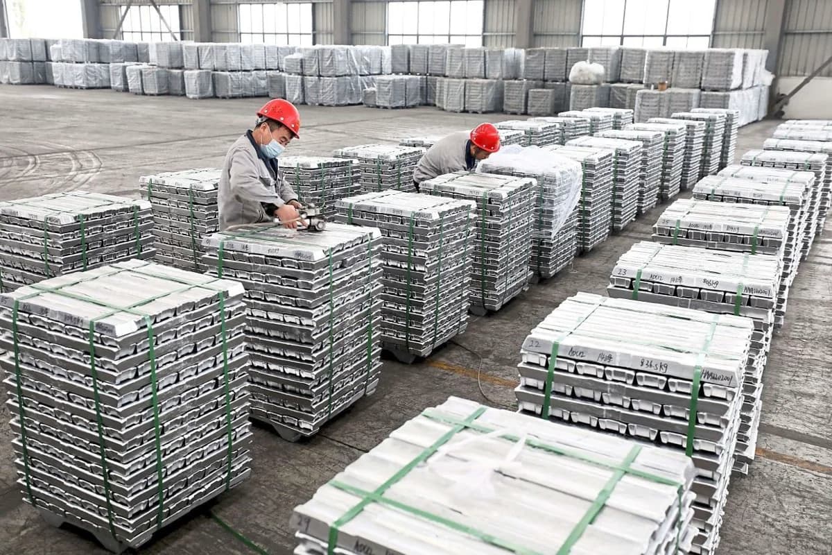 China’s SMM A00 aluminium ingot price earns RMB40/t today; down 1% W-o-W; Australian Alumina FOB price soars RMB56.81/t