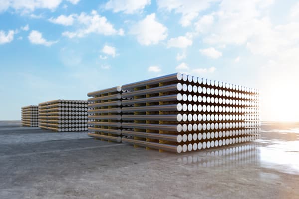 LME aluminium price rises above 1%; stocks slip to 244,100t on September 14