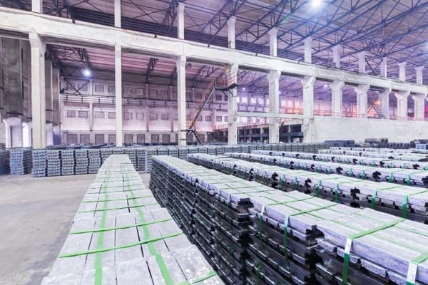 Asian aluminium premium slips to $202/t as MJP Q4 offers fall to $245–260