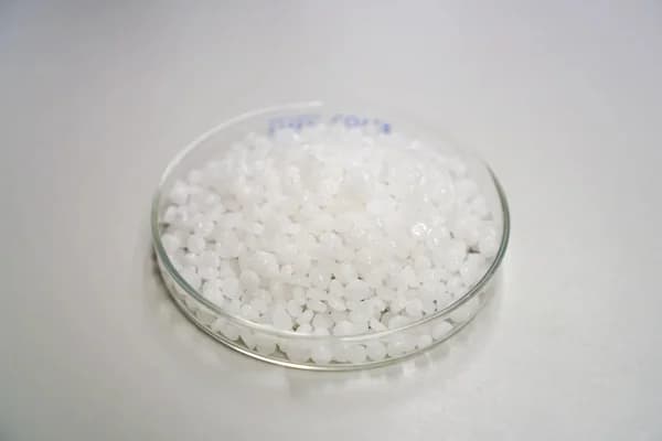 China's Nov alumina output falls 4.44% M-o-M as environmental curbs cut Northern operations