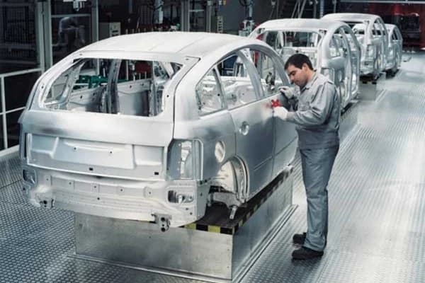 Behind Tata Motors’ Q3 stability lies a strong EV pulse and JLR surge