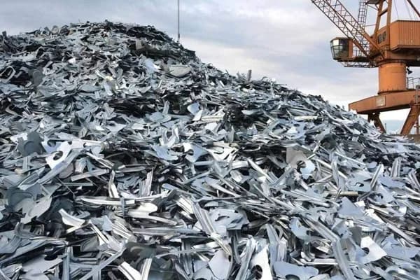 Aluminum scrap prices showed slight regional divergence, fluctuating at highs in the short term amid tight supply