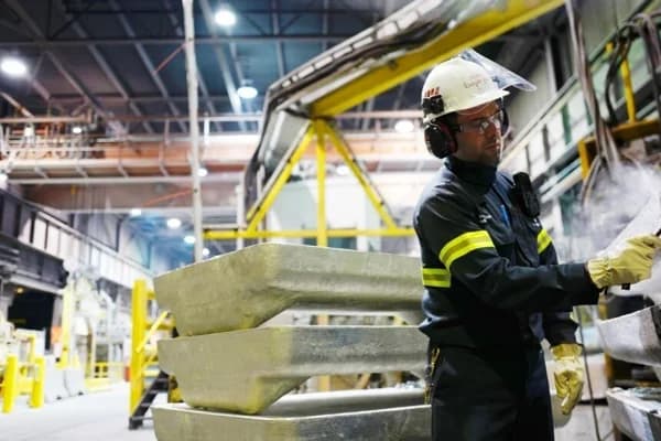 Ottawa reaches Rio Tinto with financial aid offer - support for tariff or billion-dollar investment?