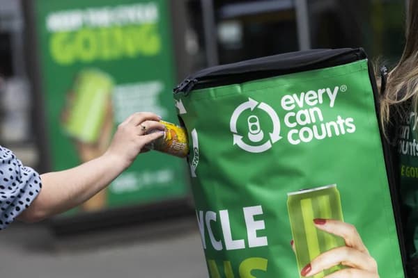 UK recycling groups celebrated with national awards as over £4,200 raised for local causes