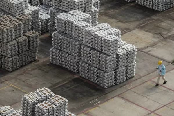 SHFE aluminium continued its upward trend, processing fees under pressure, overall trading moderate