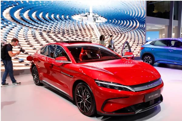 German auto giants caution against EU tariffs on Chinese electric vehicles
