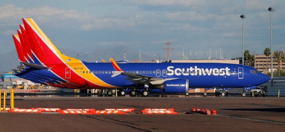Southwest airlines Boeing 737 lands with skin crack
