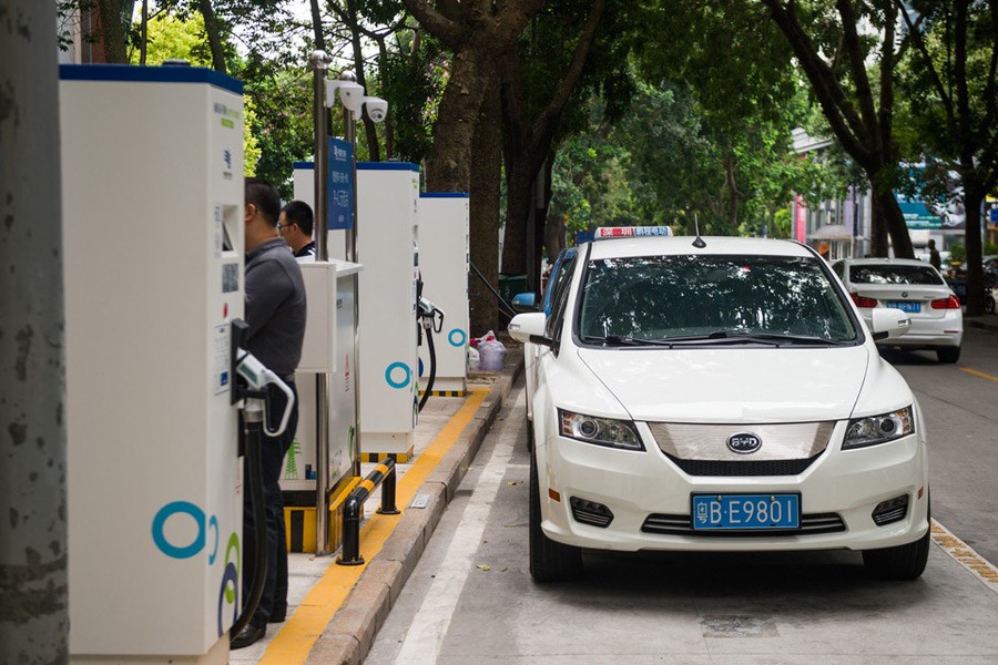China to have 10 times more charging piles this year for the development of EVs charging network