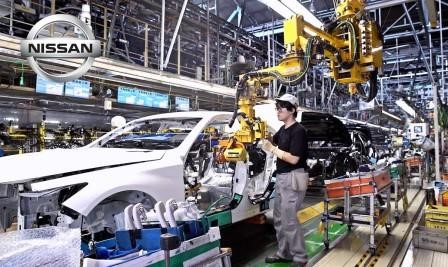 Japan's domestic car production falls