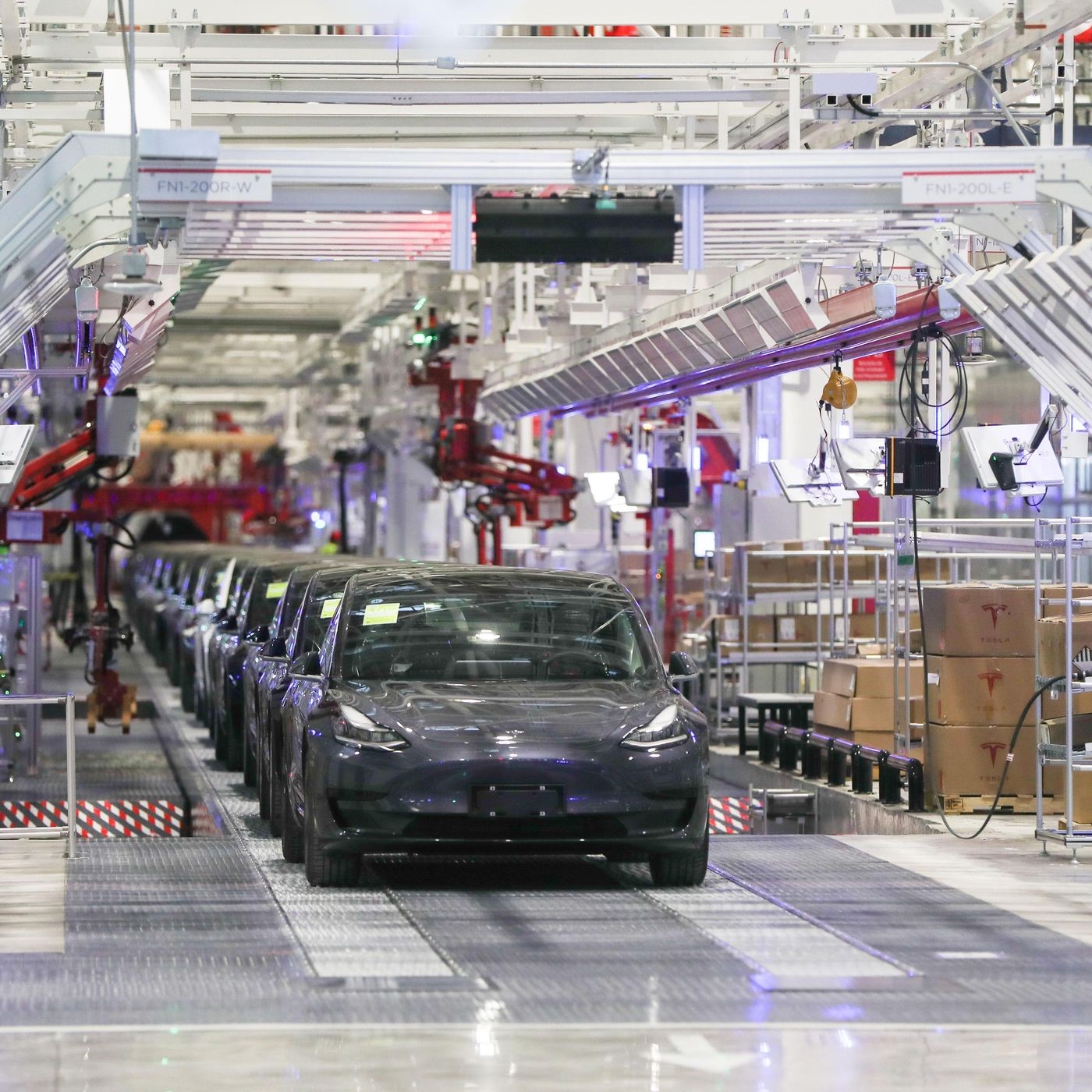 Tesla’s Shanghai Plant at sudden halt last week on component shortages for Model 3: Source says
