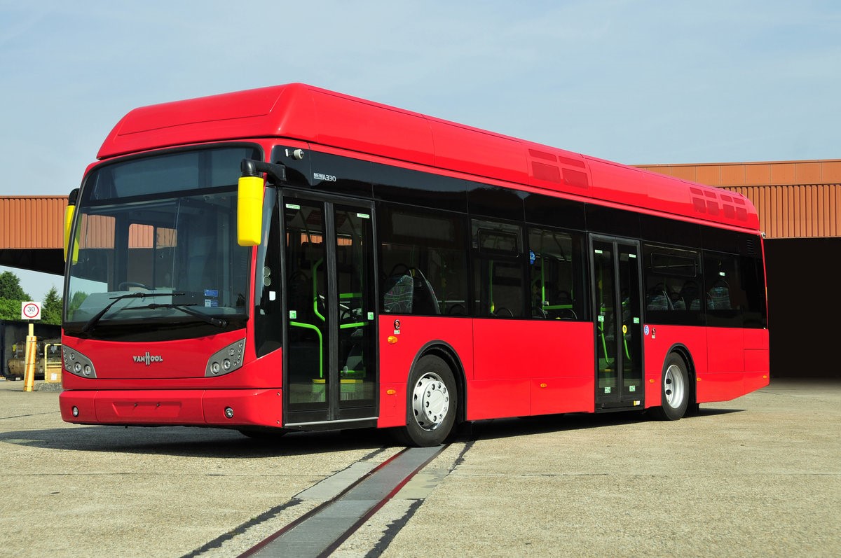 Hydrogen buses with aluminium roof holding frames for hydrogen cyclinder