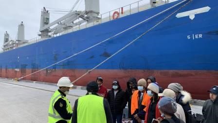ITF holds a cargo of alumina at newcastle dock