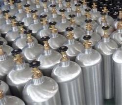 Aluminium containers for compressed gas