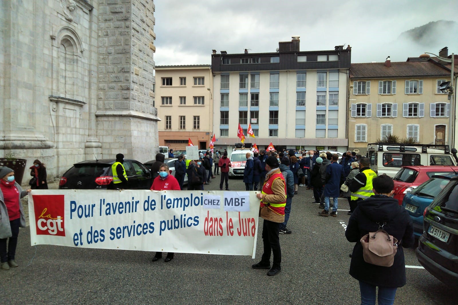 Threatened jobs at MBF Aluminum in France, employees on demonstration 