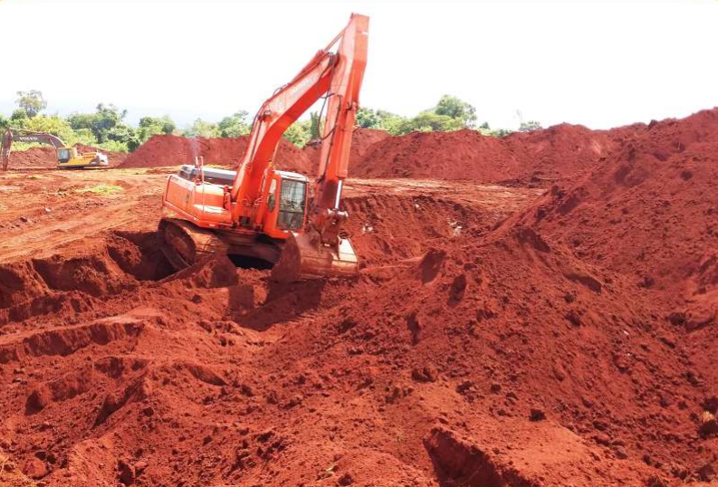 Bauxite mining resumes in Dominican Republic, the loaded ship leaves