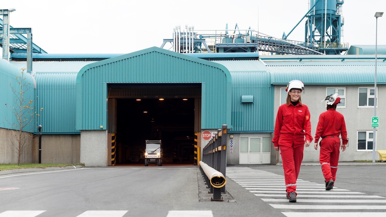 Century Aluminum, Glencore to deliver 150,000 metric tonnes of Natur‐Al™ to HAI