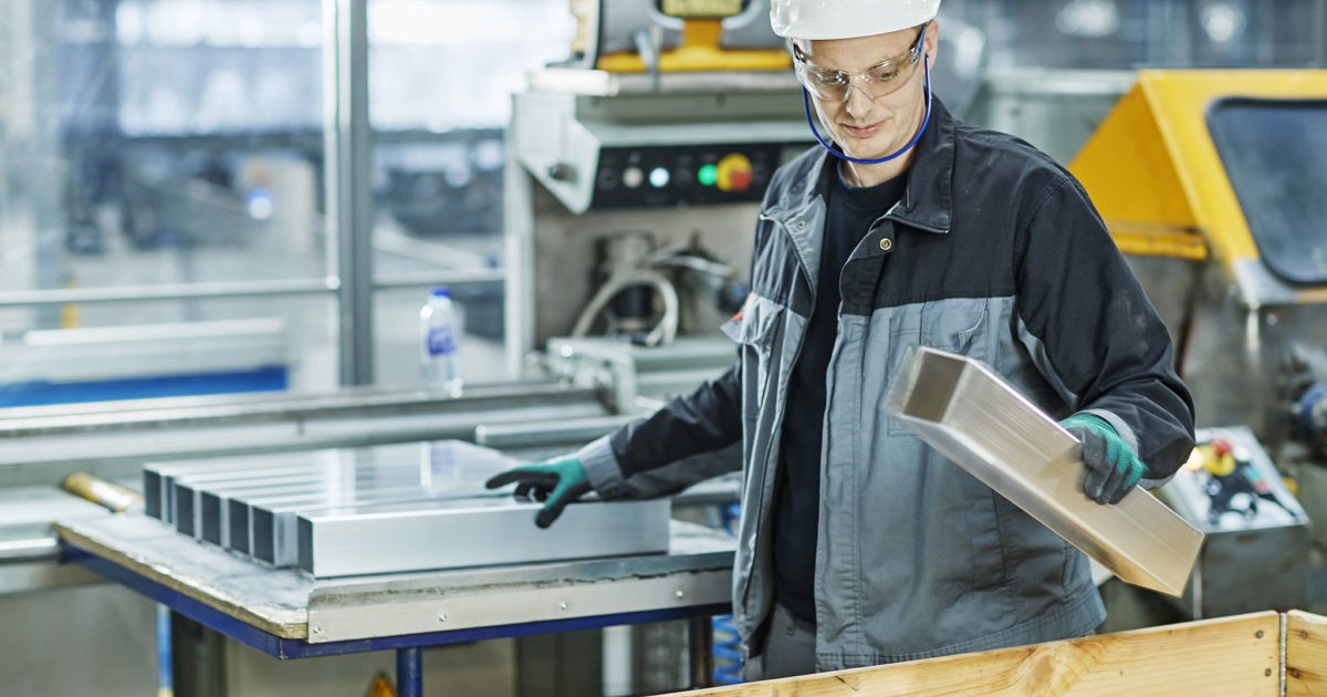 Hydro building new photovoltaic power system to supply electricity to 8-inch aluminium extrusion press