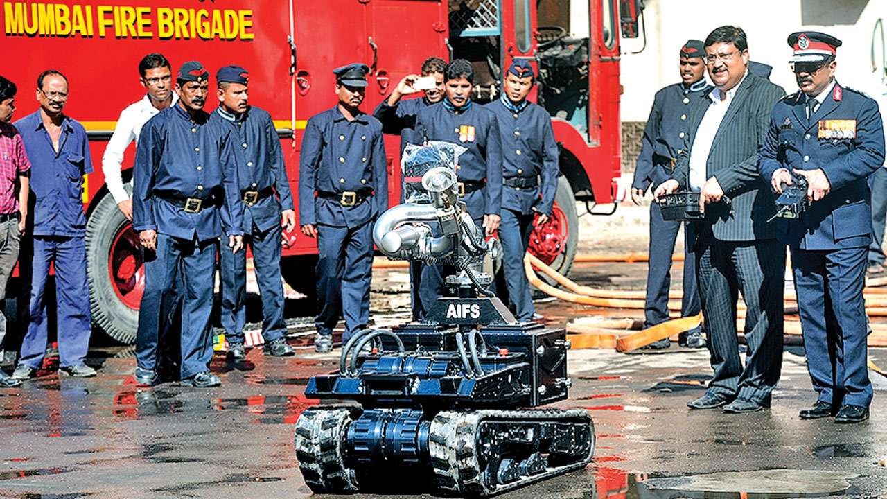 Robots are alternative to human fire fighters