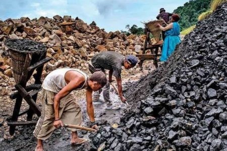 Hindalco and Vedanta wish to join CIL’s greenfield aluminium project as equity partners