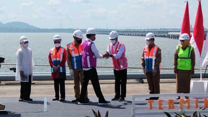 Joko Widodo opens the largest port in West Kalimantan
