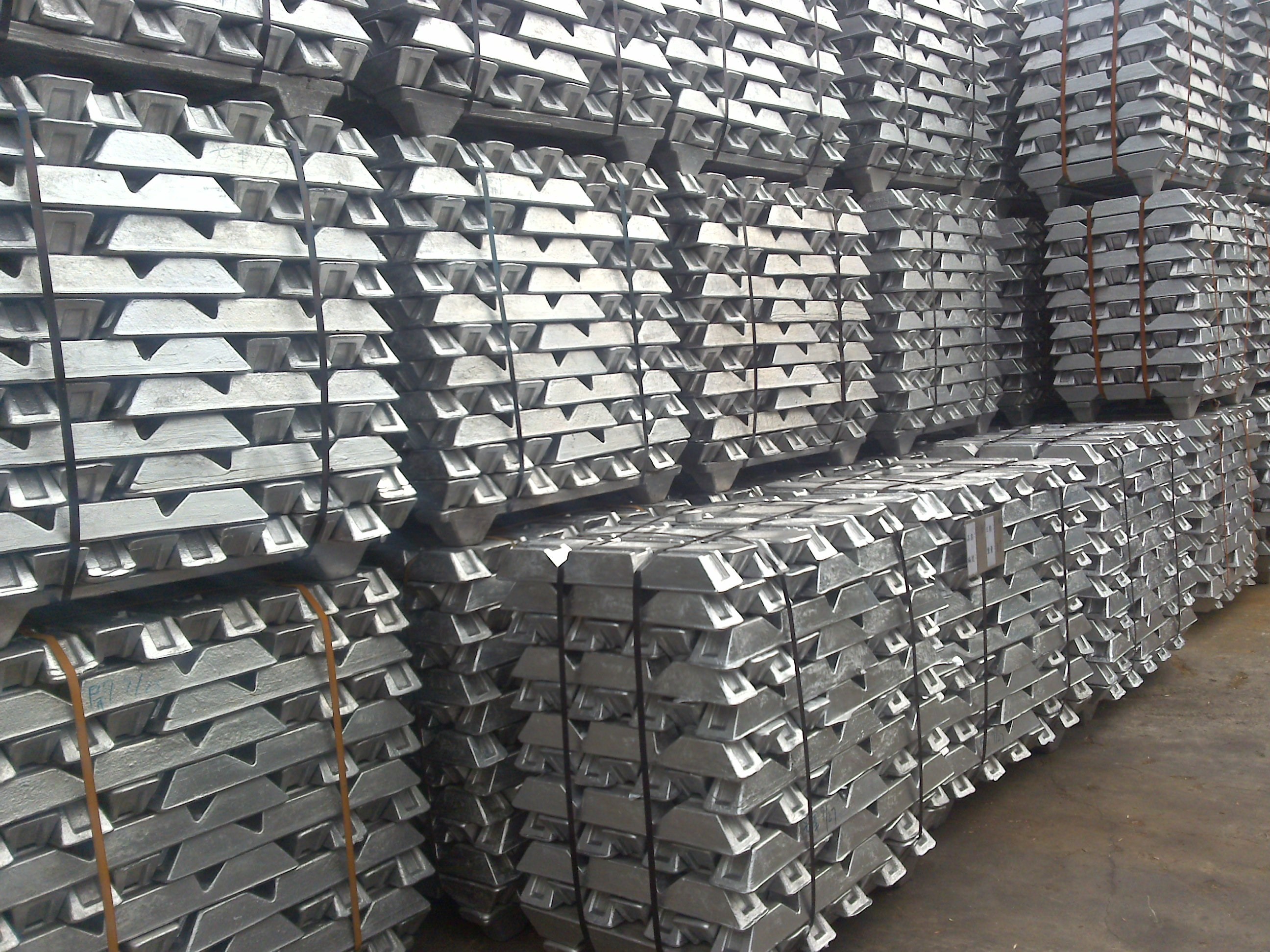China’s primary aluminium output in Sept. 2022 grows 9% Y-o-Y but falls 2.5% M-o-M due to fresh power restrictions in Yunnan