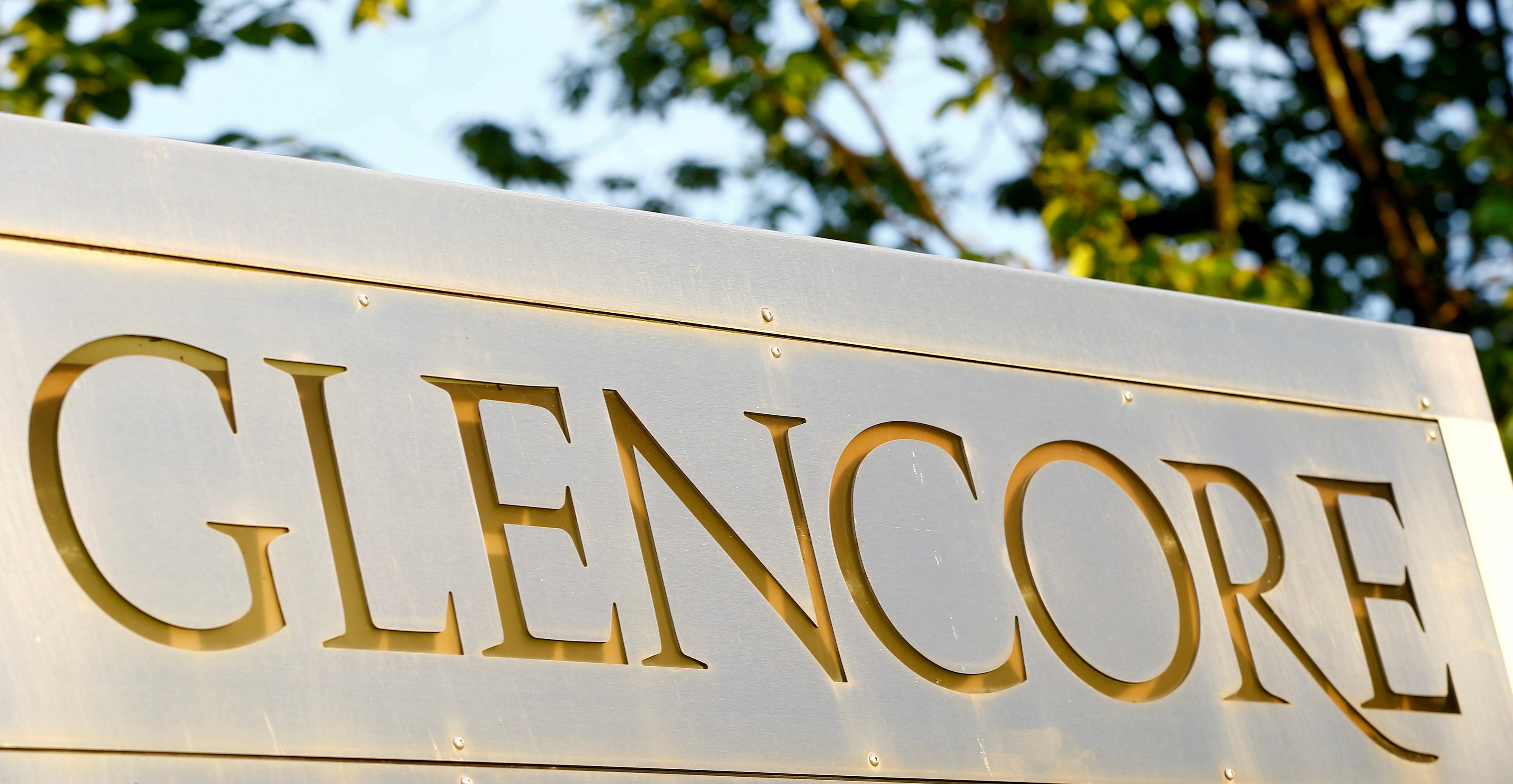 Glencore chooses to continue with Rusal for acquiring aluminium in 2023 despite ban on LME