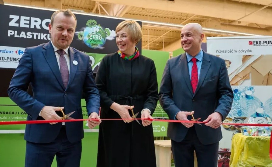 Carrefour Poland to reward customers with 15 cents for returning aluminium cans; 