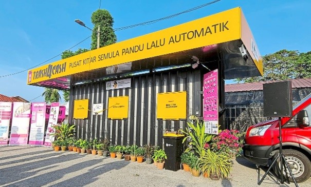 Malaysian city introduces first kiosk offering rewards against recyclable waste , Alcircle News