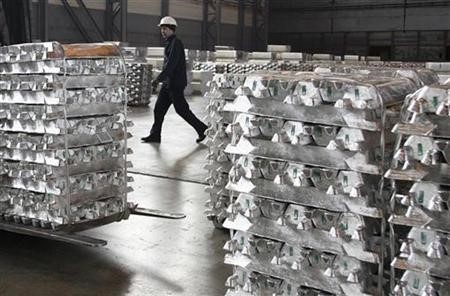 China’s A00 aluminium ingot price shrinks by RMB180/t to close at RMB18570/t; 
