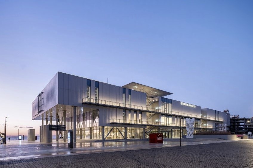 Italian architect covers Istanbul Modern Museum with reflective aluminium panels 