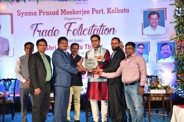 Vedanta Aluminium wins the highest exporter award from Haldia Dock Complex for 1.4 lakh tonnes of shipments