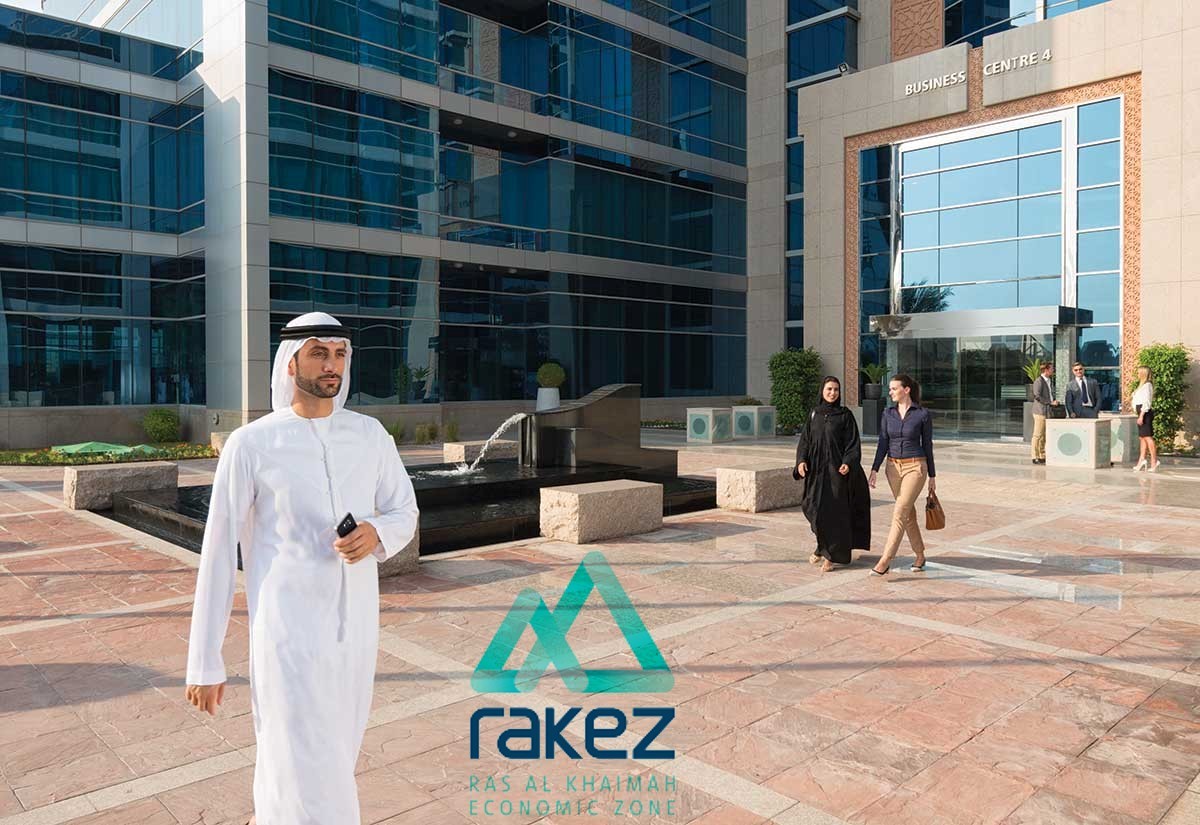 EEG recognizes RAKEZ for its dedication to recycling glass bottles and aluminium cans