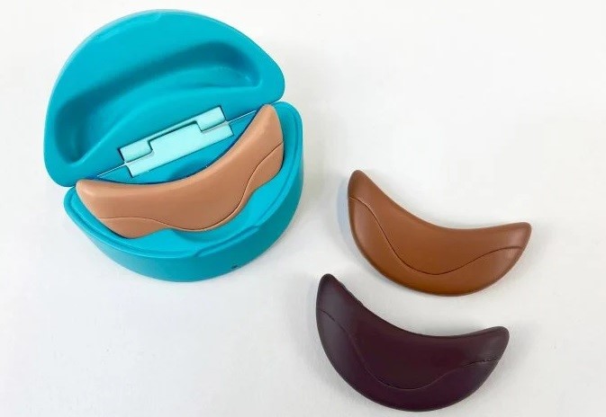 Zera Cooling Crescent comprising aluminium and silicone alleviates menopause symptoms