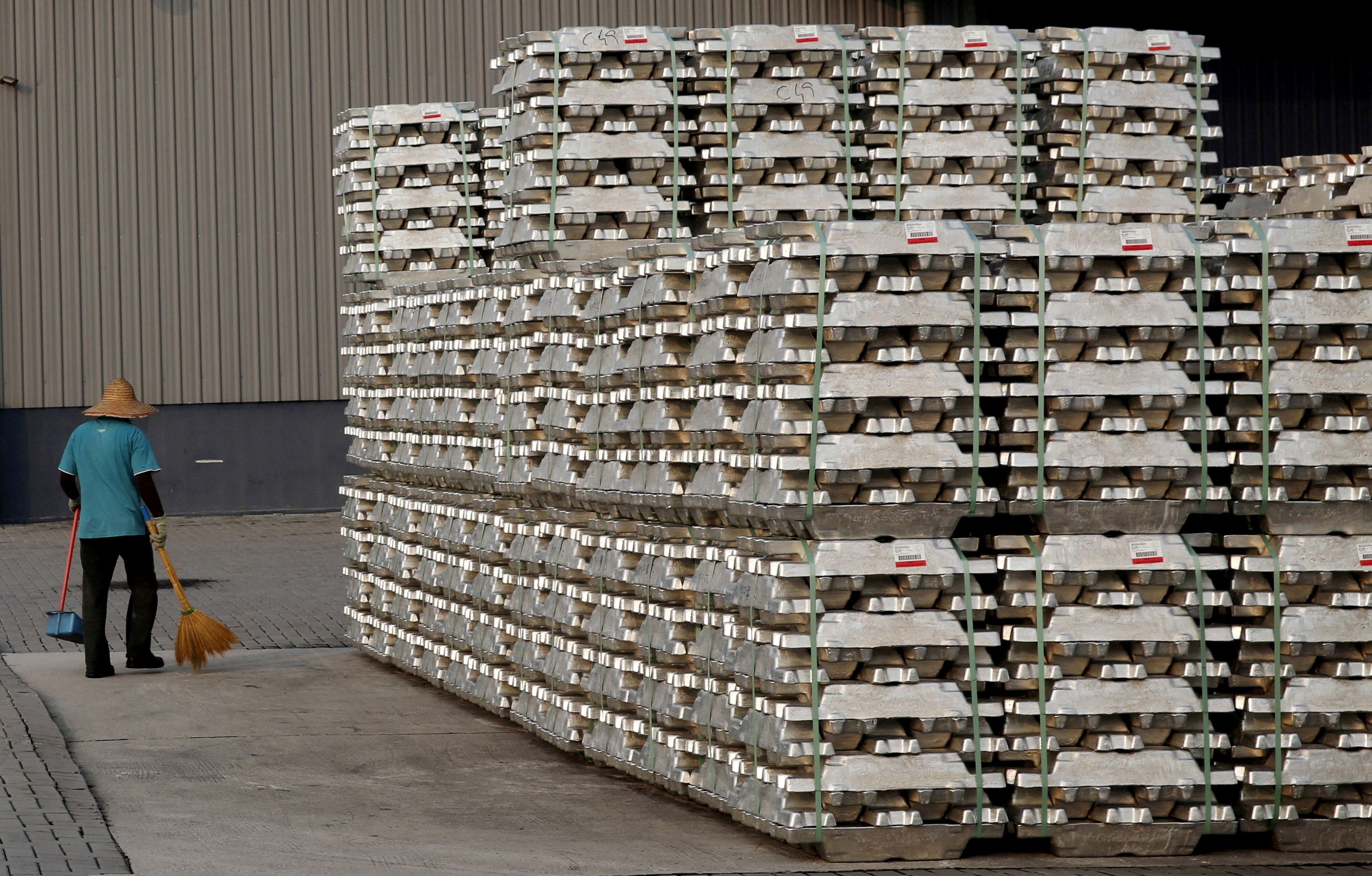 SMM A00 aluminium ingot price levitates by RMB450/t, with incredible Y-o-Y growth; Average alumina spot price in Shandong gains RMB10/t