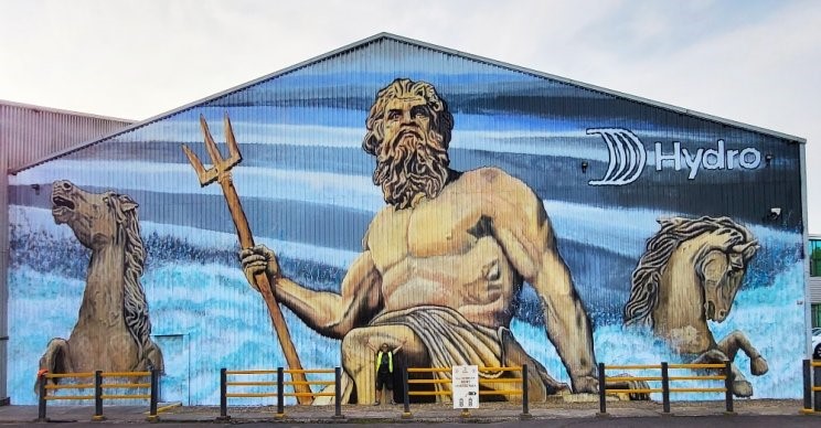 Hydro UK supports local artist by sponsoring elaborate mural on Cheltenham extrusion plant's wall