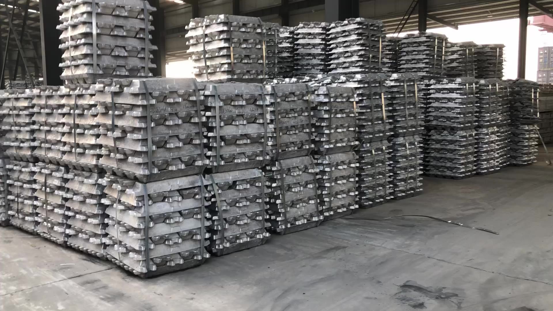 Chongqing Guochuang Institute carried out the trial run of its first aluminium ingot casting project