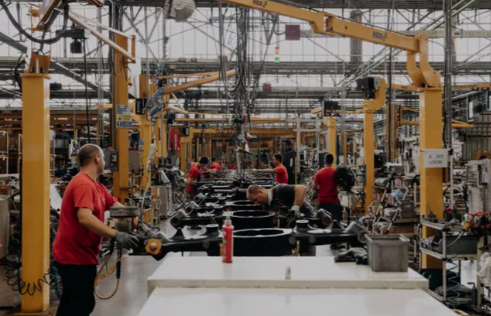 Italian industries experience further softening in production