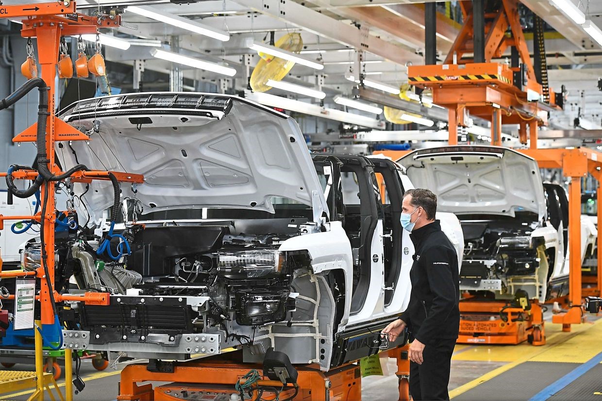 US maritime trade disruption: Bridge collapse and its impact on the automotive industry