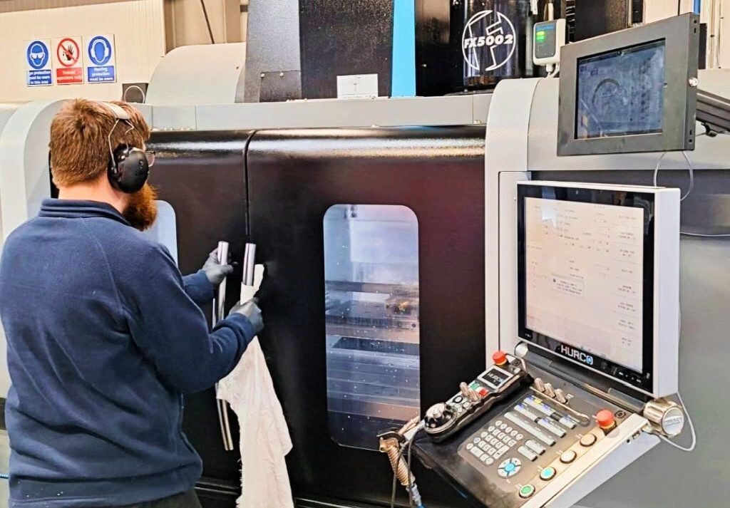 AMS adopts FourJaw technology for streamlined and sustainable aluminium extrusion output