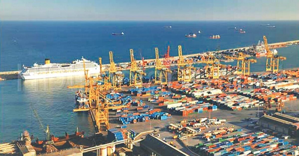 Visakhapatnam Port Authority sets new records in May'24; Bauxite unloading peaks by three vessels