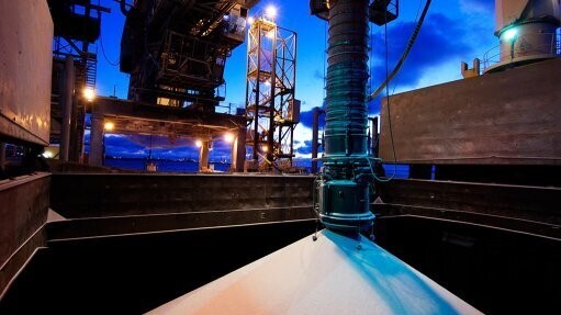 Influence of orders and supply on alumina inventory at Chinese smelters 