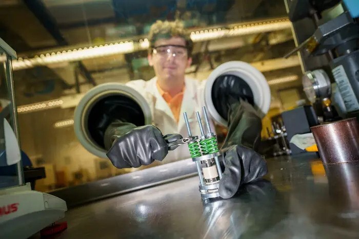 Aluminium powder revolutionises batteries: Introducing the first anode-free solid-state battery
