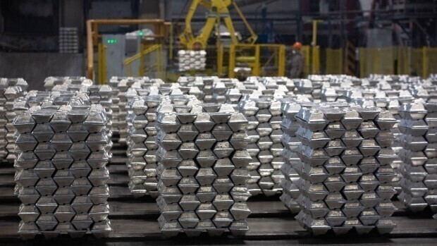 SMM: China’s A00 aluminium ingot price slumps by 190/t overnight due to market surplus