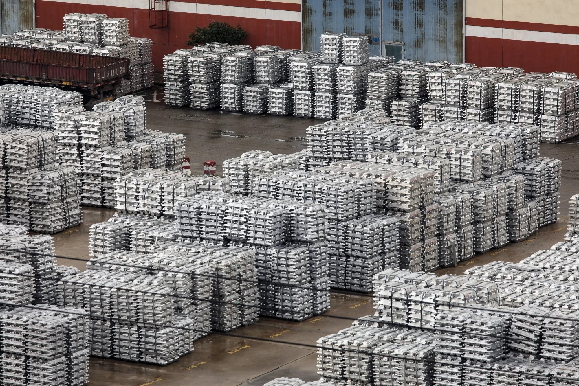 China's primary aluminium production in April 2025